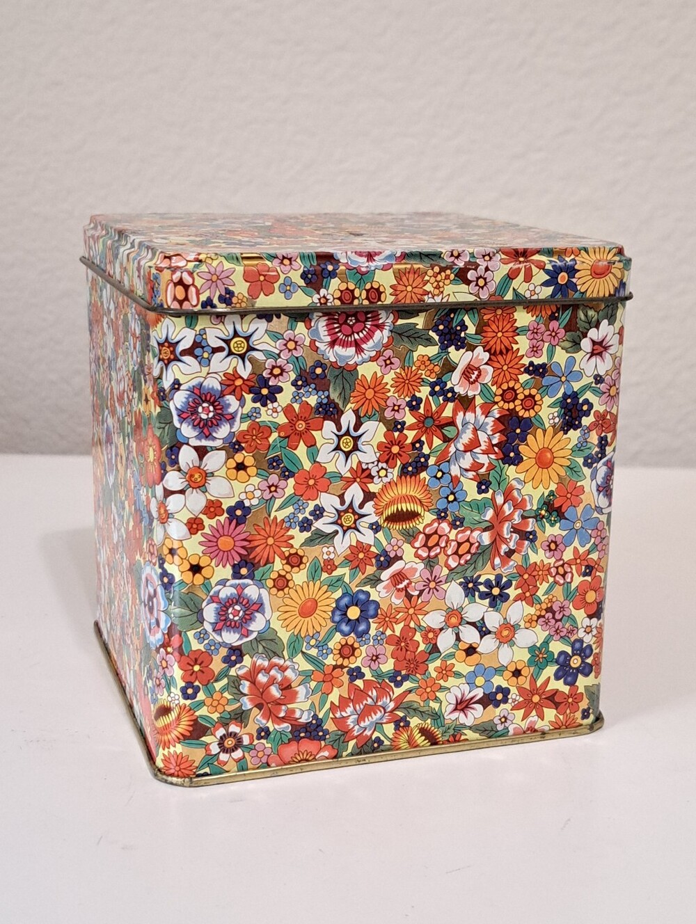 Vintage Daher Square Floral Tin Botanical